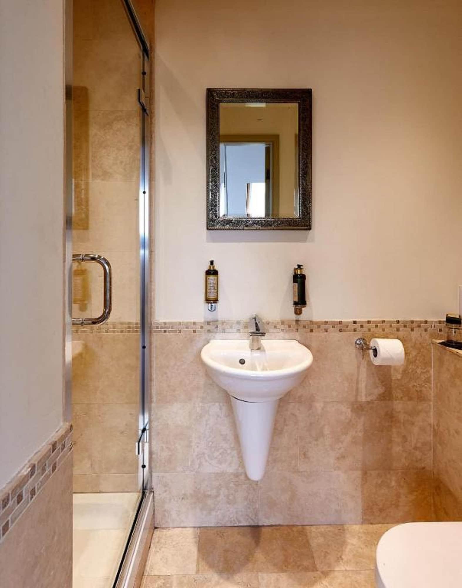 Dorian House Boutique B&B - Free Parking! Bath Exterior foto A wet room