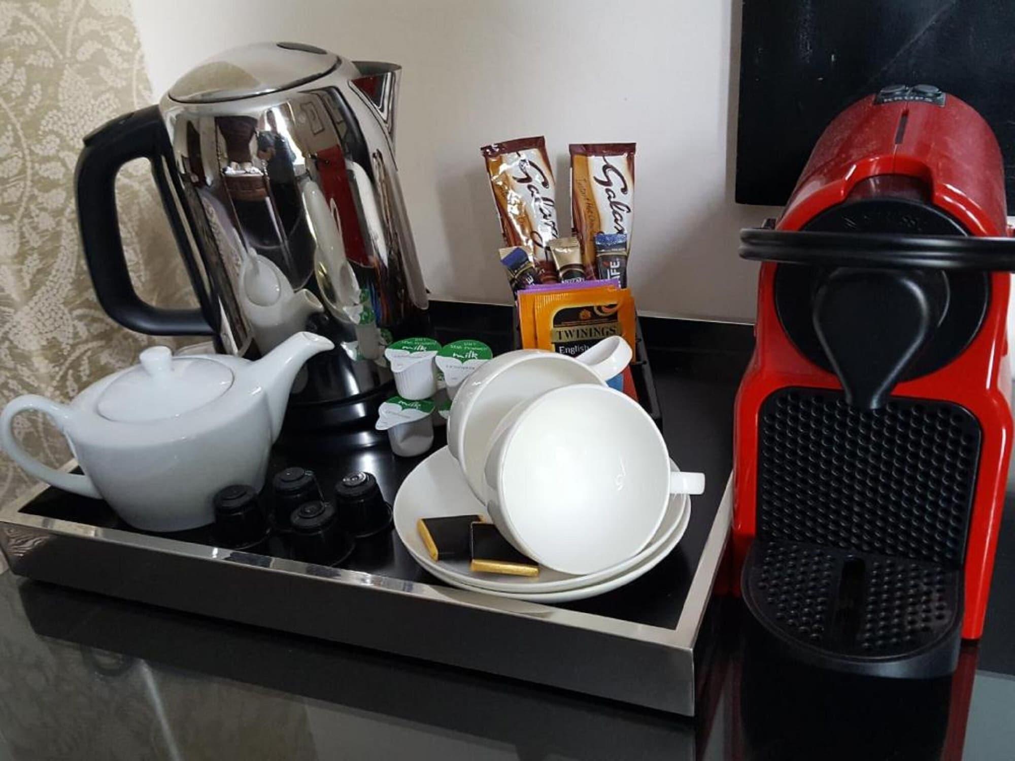Dorian House Boutique B&B - Free Parking! Bath Exterior foto A Nespresso coffee machine in a hotel room