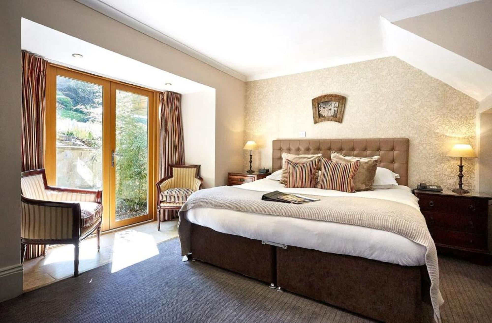 Dorian House Boutique B&B - Free Parking! Bath Exterior foto A bedroom at The Old Vicarage Hotel