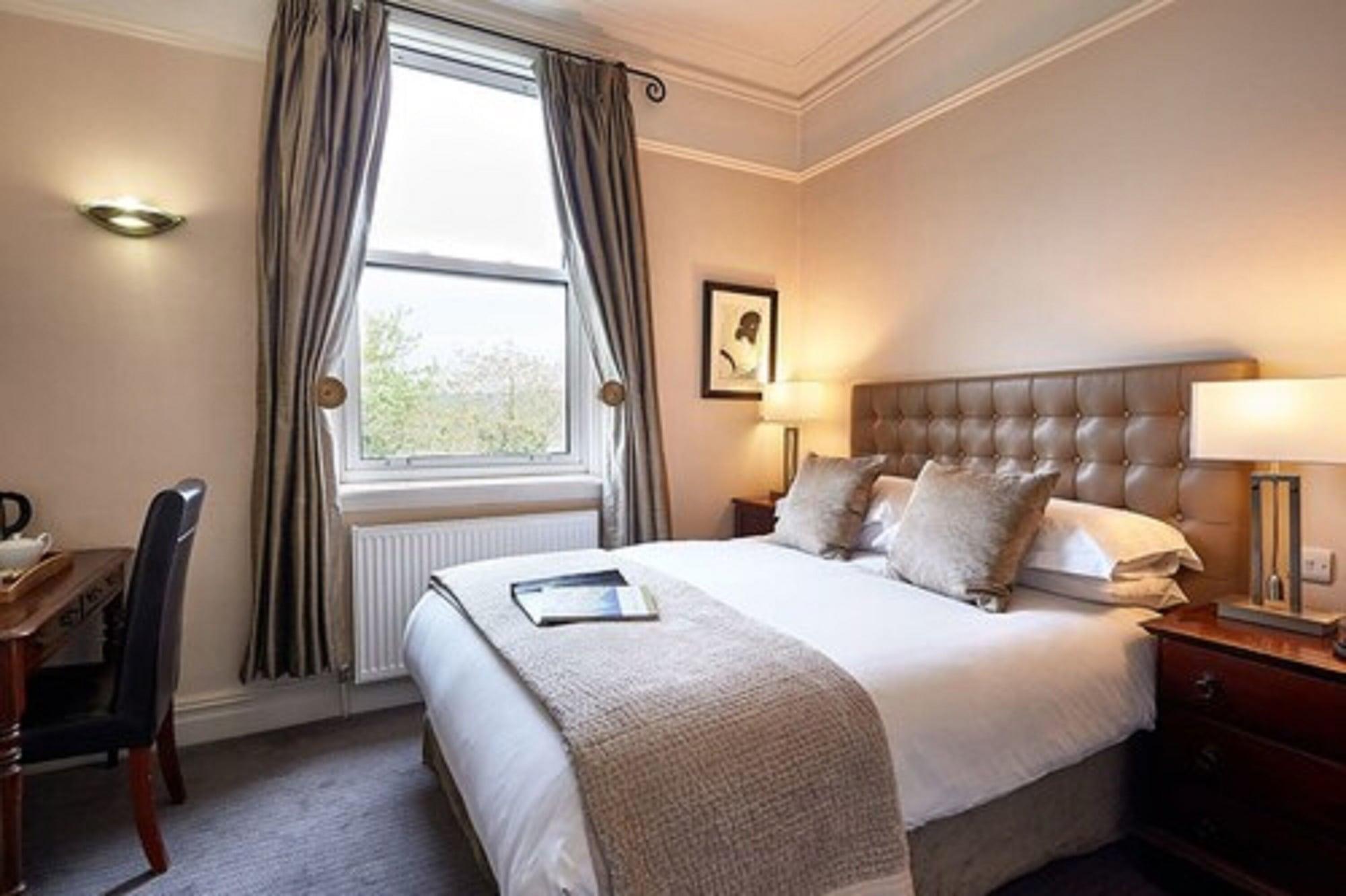 Dorian House Boutique B&B - Free Parking! Bath Exterior foto A bedroom at the hotel