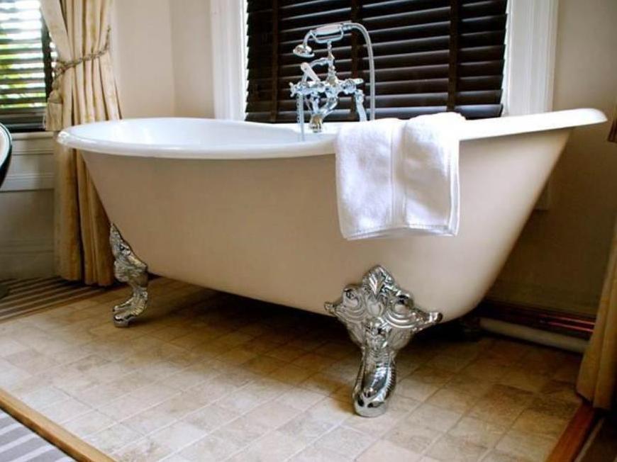 Dorian House Boutique B&B - Free Parking! Bath Exterior foto A bathtub